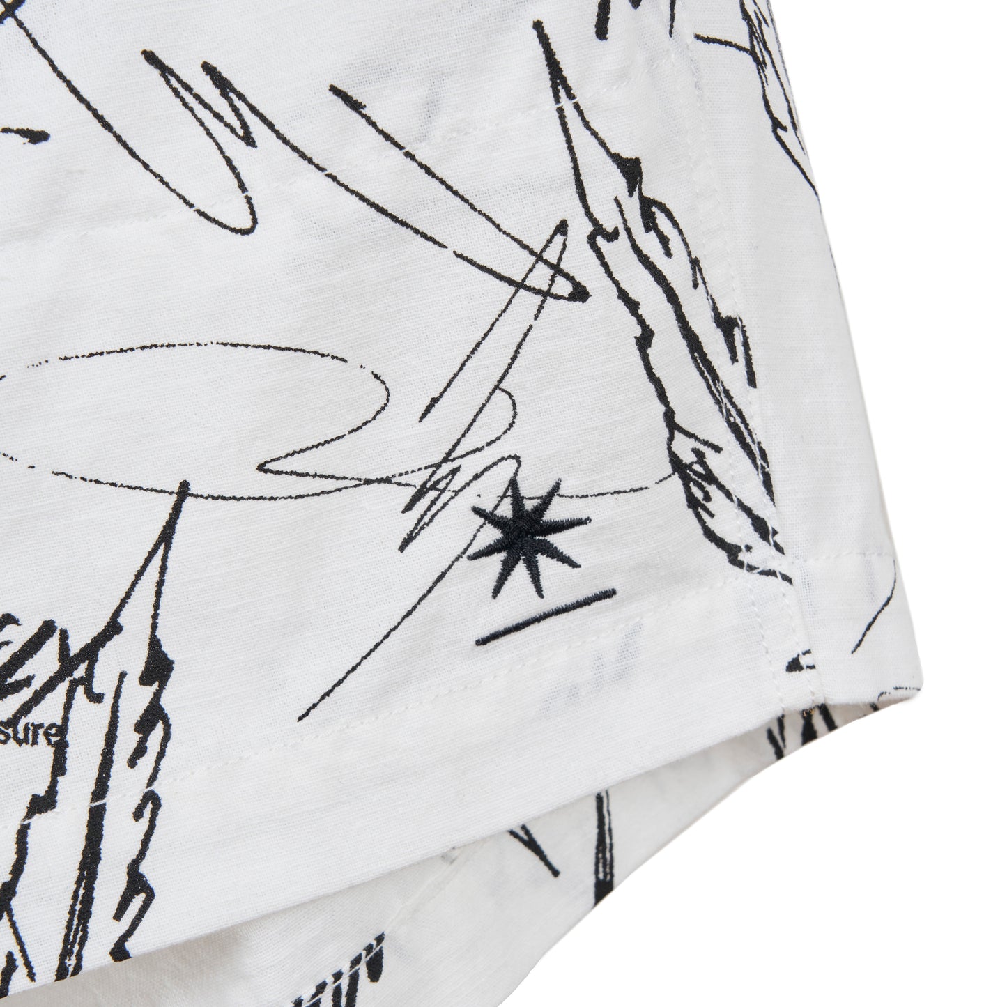 All-over pattern shorts